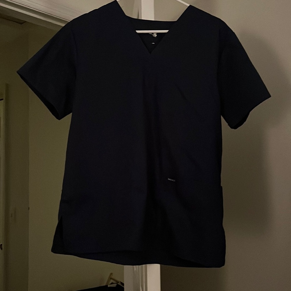 Wonen’s scrub set